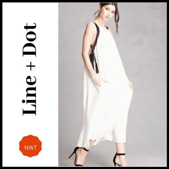 Line & Dot Dresses & Skirts - NWT LINE + DOT Pleated Maxi Dress, Large